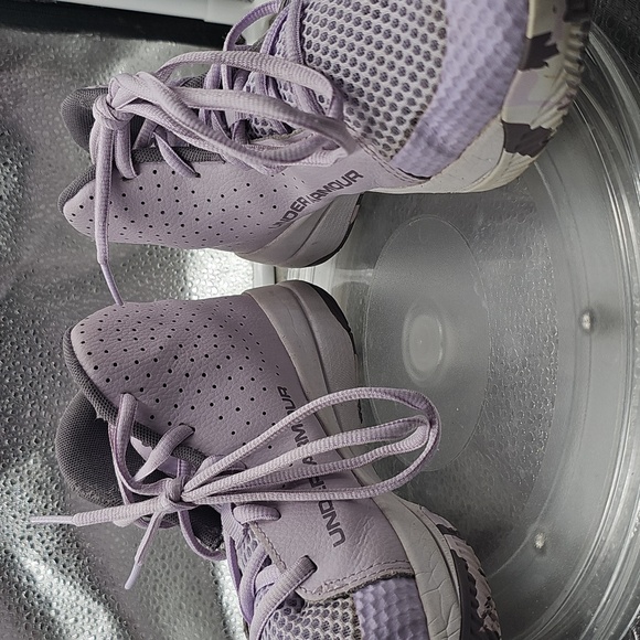 C Under Armour Purple Jet NEBULA lavender Basketball Shoes Sz 7 Youth - Picture 2 of 7